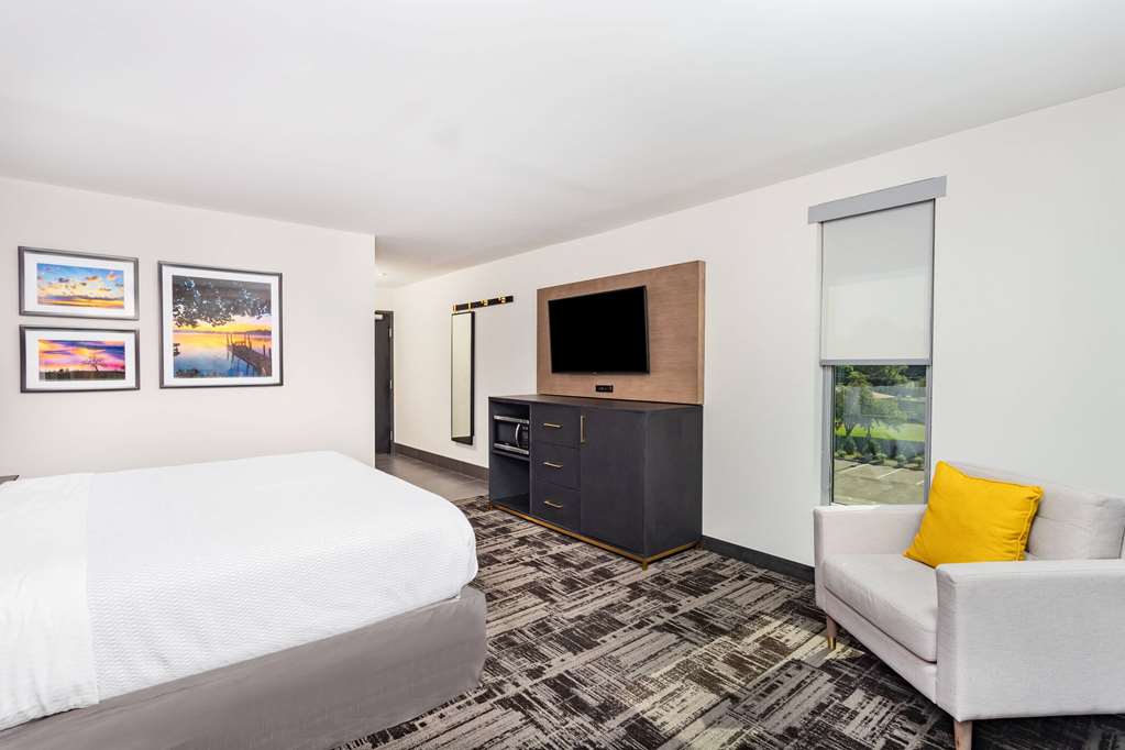 La Quinta Inn & Suites South Bend near Notre Dame - photo 38