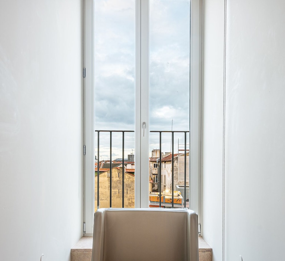 Exclusive Top Floor 2BD by the TimeOut market — 4-Star Luxury Hotel in Lisbon, Portugal