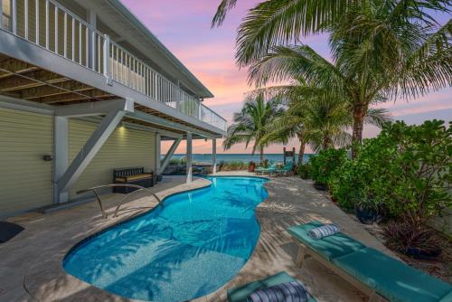 Dolphin Tales 836 S Bay — Anna Maria — photo 2