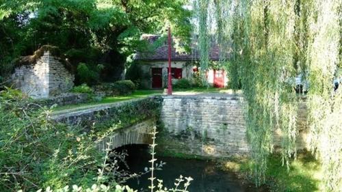 La Petite Forge de Buffon - carbon neutral hotel in Unknown City