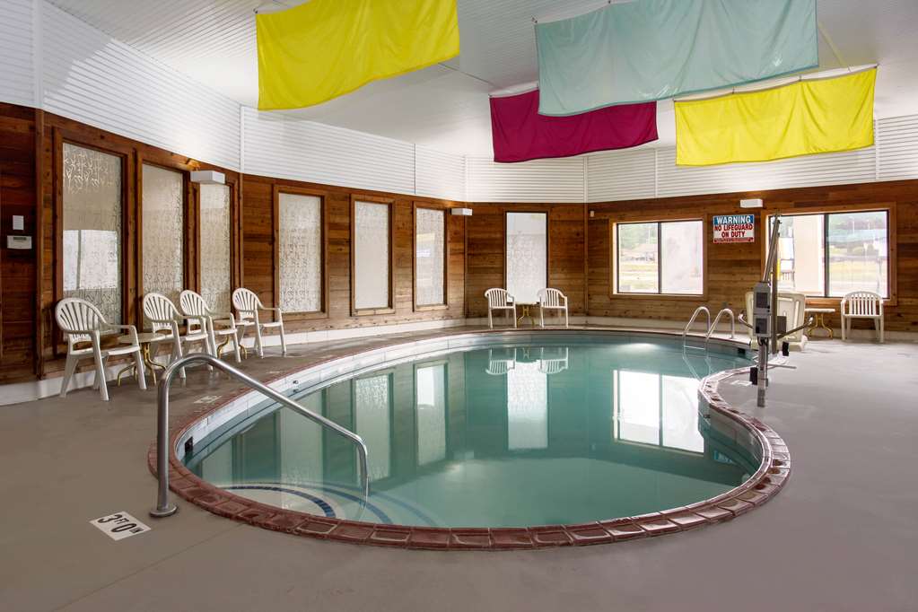 Days Inn by Wyndham Marquette - photo 10