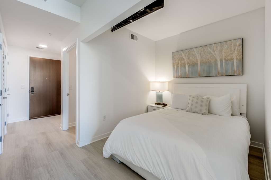 Global Luxury Suites at Capitol Hill - photo 9