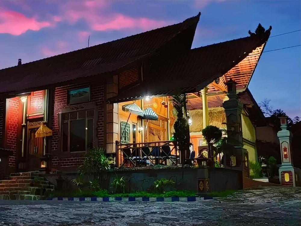 Hotel Yoschi in Probolinggo, Indonesia