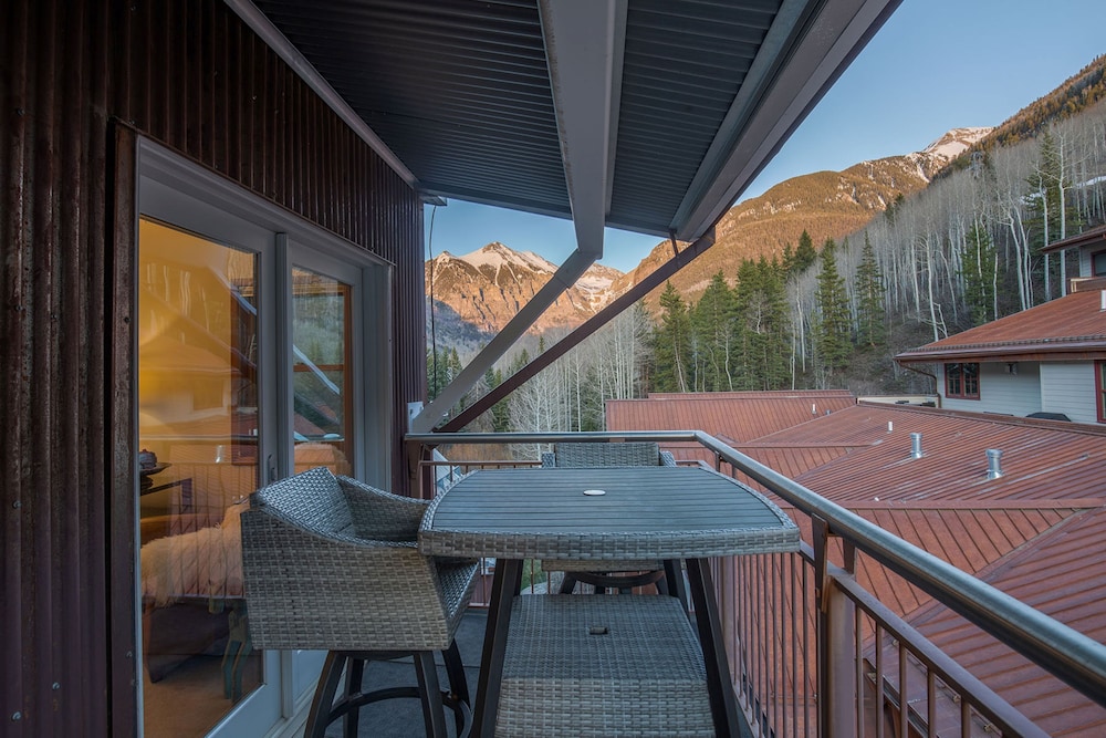 Element 52 Auberge Collection - photo 286