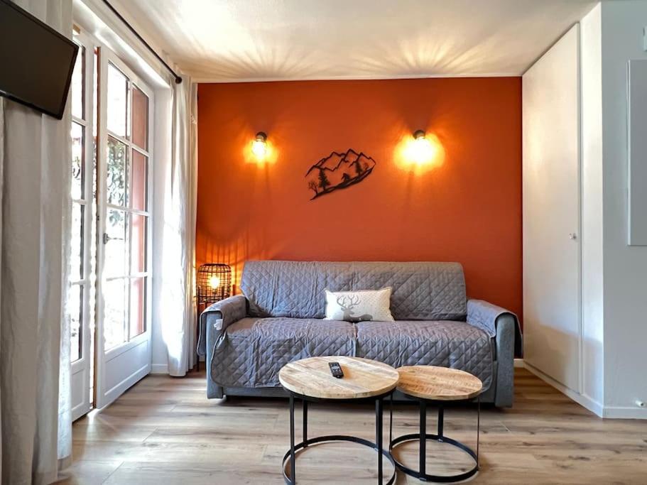 T3 Renove Avec Balcon Vue Montagne Et Parking. in Cauterets, France