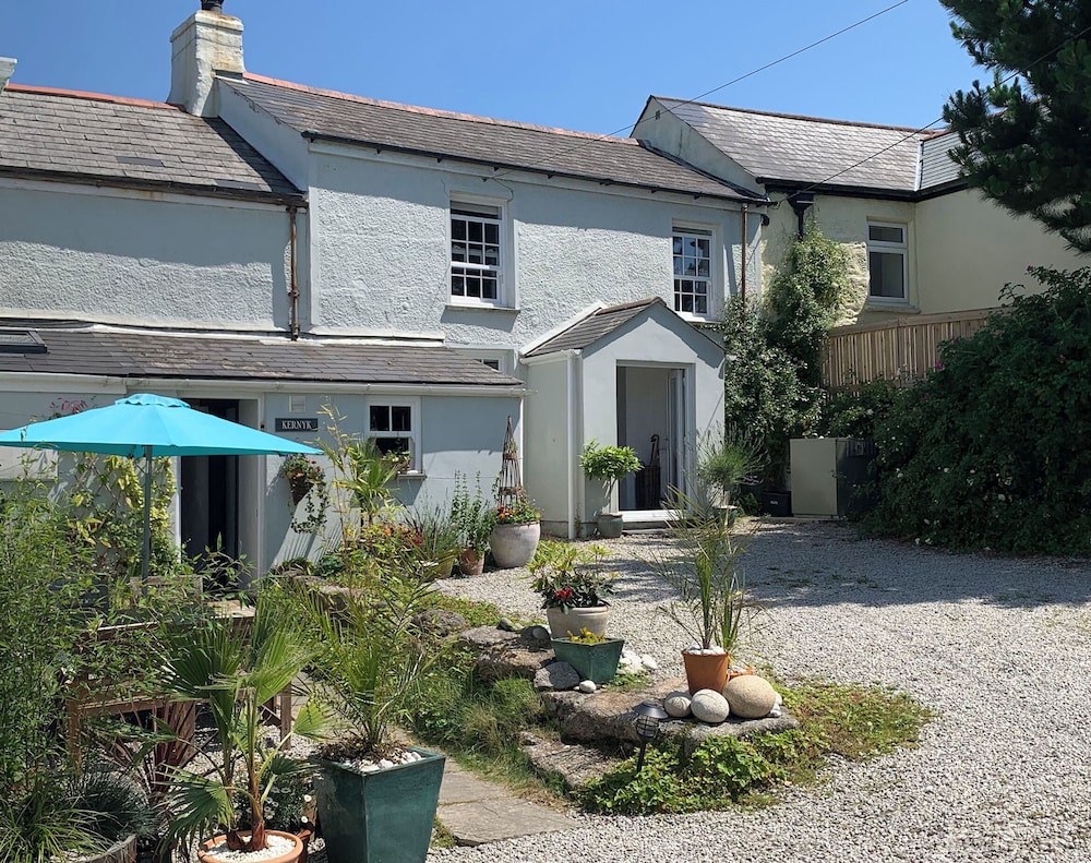 Kernyk - carbon neutral hotel in Redruth