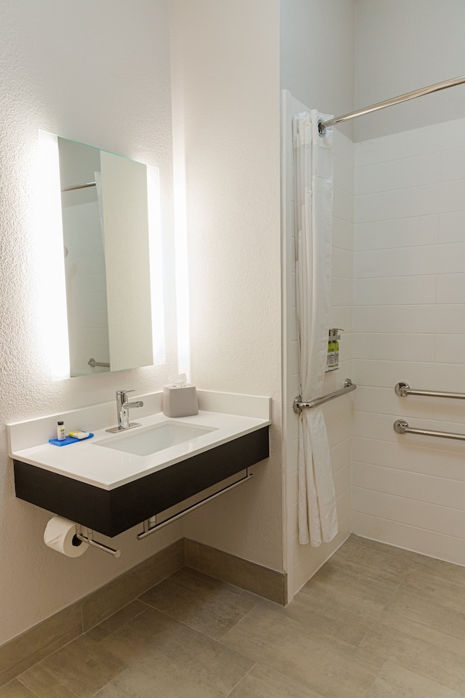 Holiday Inn Express Greenville by IHG - photo 32