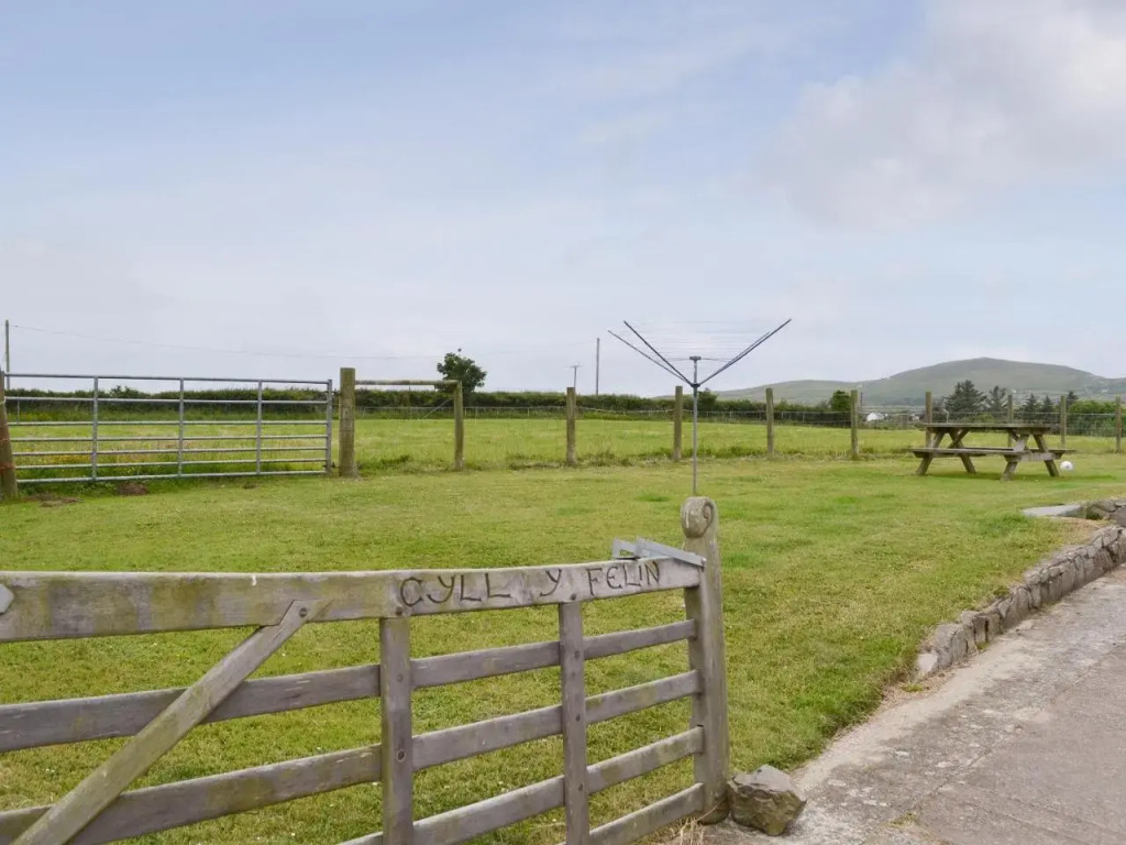 Cyll Y Felin Fawr 2 — 4-Star Luxury Hotel in Pwllheli, United Kingdom
