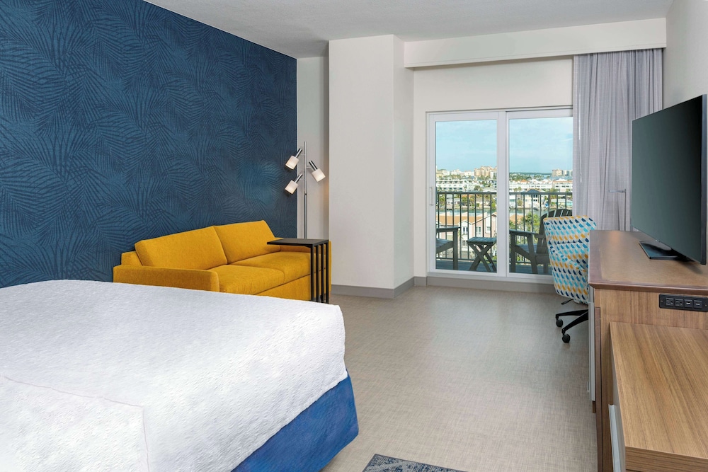 Hampton Inn & Suites Clearwater Beach - photo 23