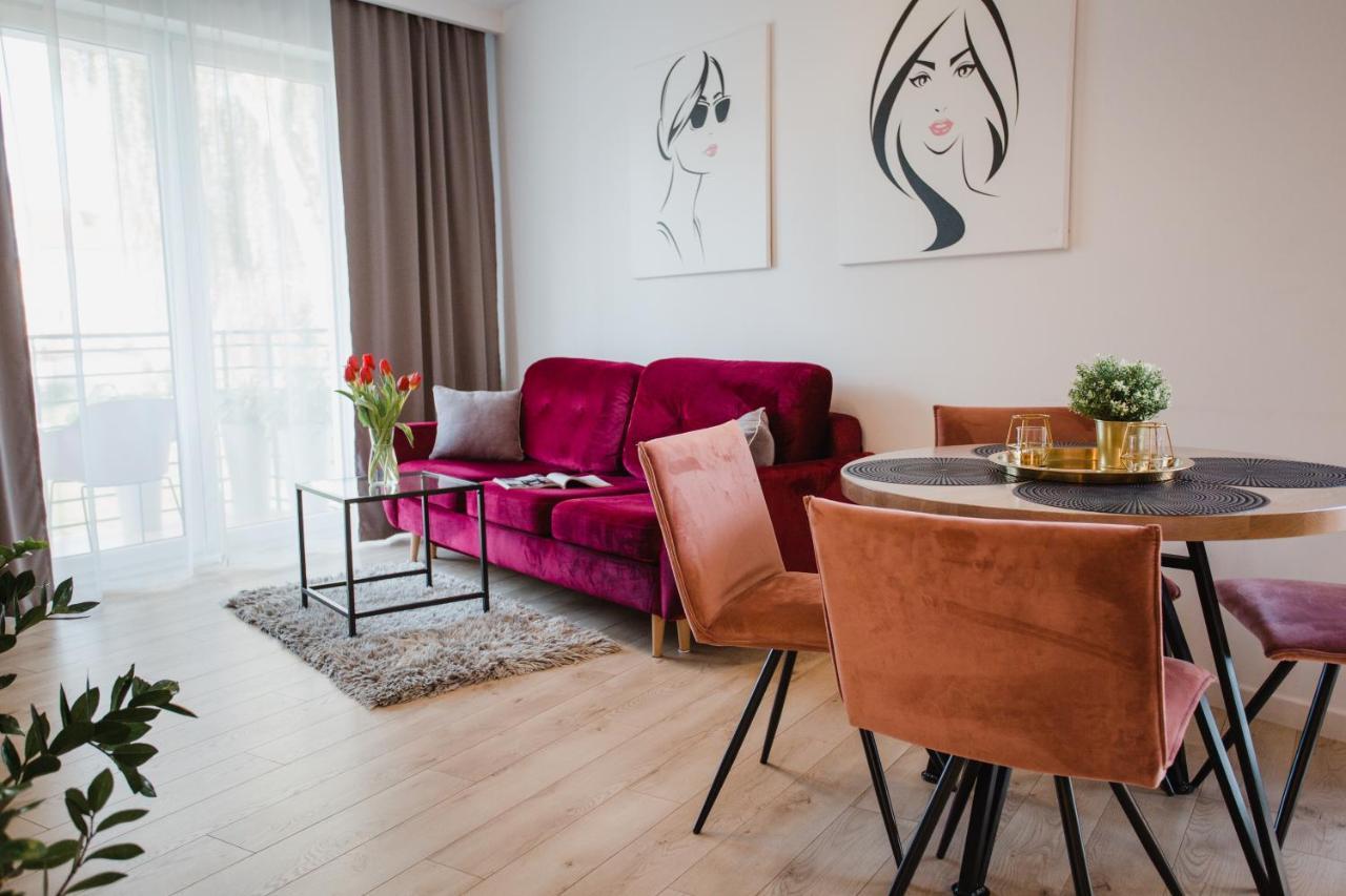 W&K White&Grey Faktura Vat Netflix Parking W Garazu Blisko Dworca I Centrum — 4-Star Luxury Hotel in Koszalin, Poland