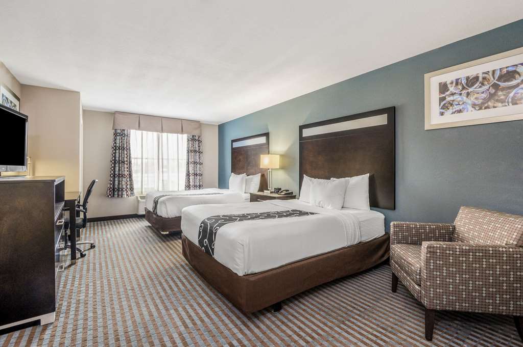 La Quinta Inn & Suites by Wyndham Glendive - photo 23