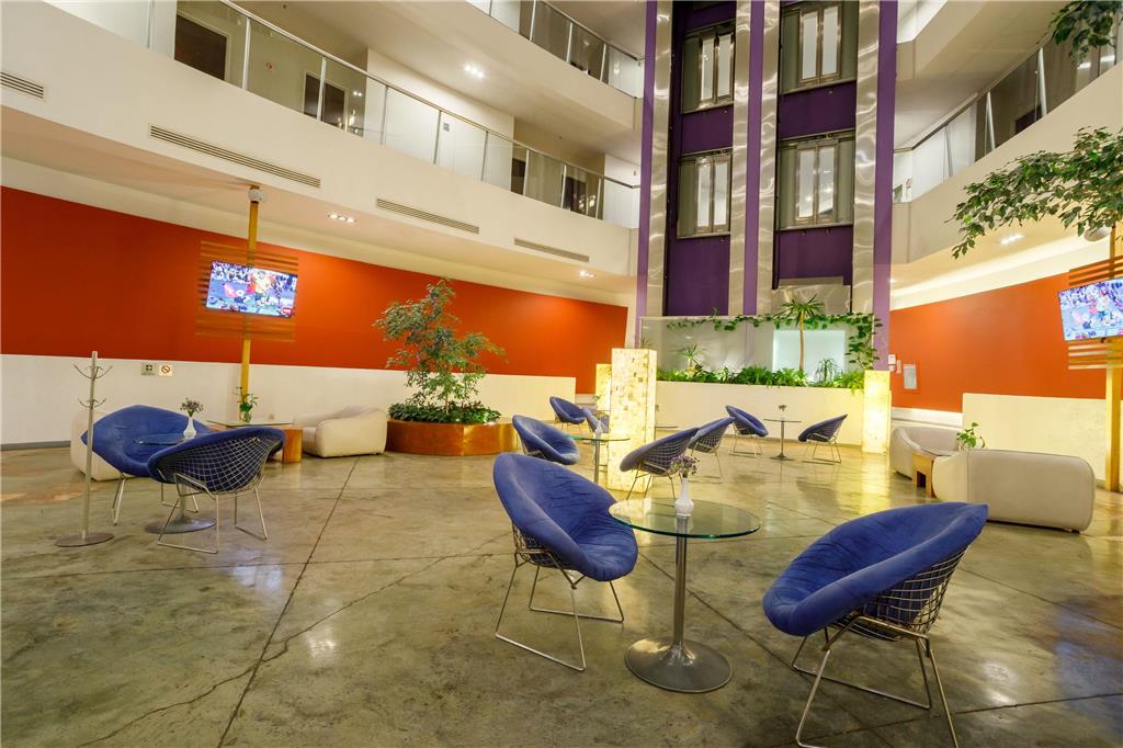 LOBBY BAR