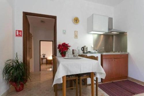 Apartment Anita Gru One Bedroom Apartment with Balcony