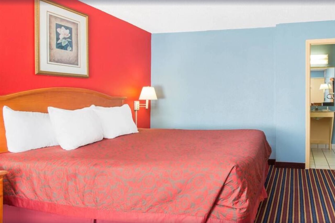 Days Inn by Wyndham Albany - photo 9