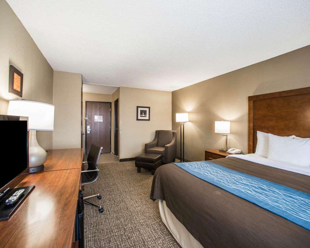 Comfort Inn & Suites Hazelwood St. Louis - photo 12