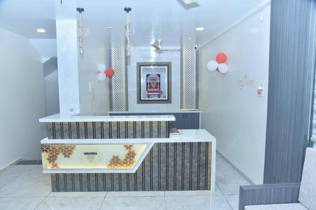 Annapurna Executive — hotel in Tuljapur
