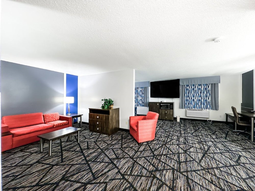 Blaine Town Inn & Suites - photo 15