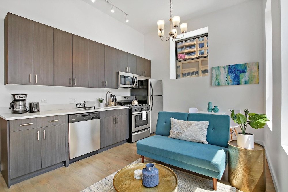 Luxe 1BR Apt Lake 204 rep — 4-Star Luxury Hotel in Chicago, United States
