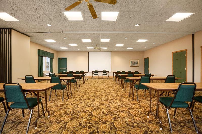 Portage Inn & Suites Kalamazoo - photo 21