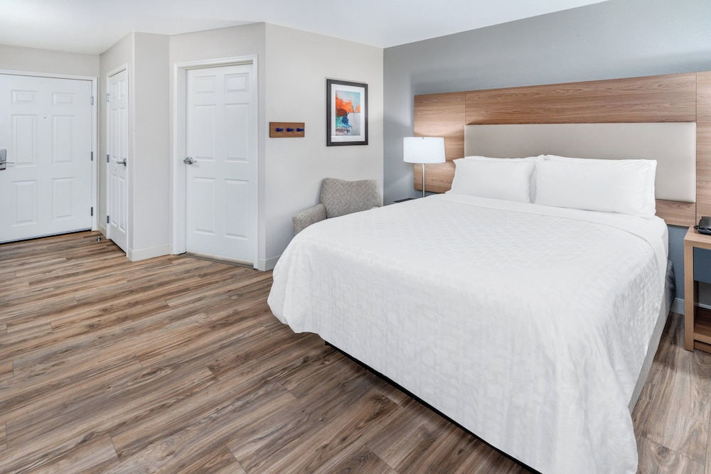 Candlewood Suites Denver Northeast Brighton by IHG - photo 16