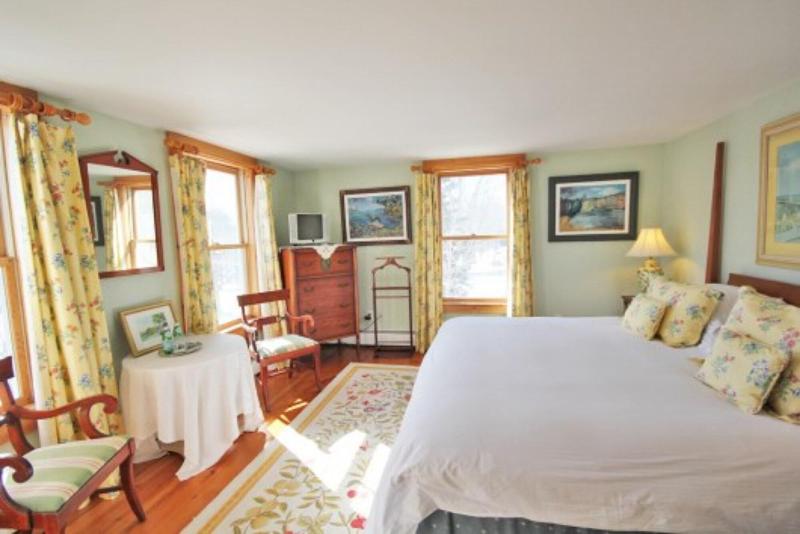 Highland Lake Inn - photo 24