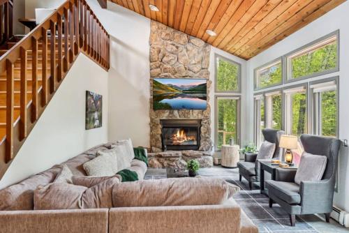 EagleVail Alpine Escape Riverside Luxe W Spa in Avon, United States