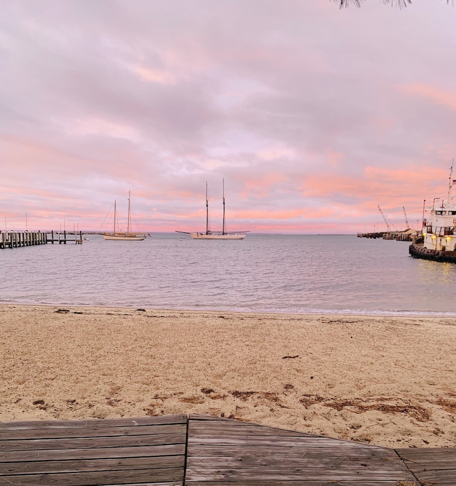 Vineyard Harbor Motel Private Beach - photo 309