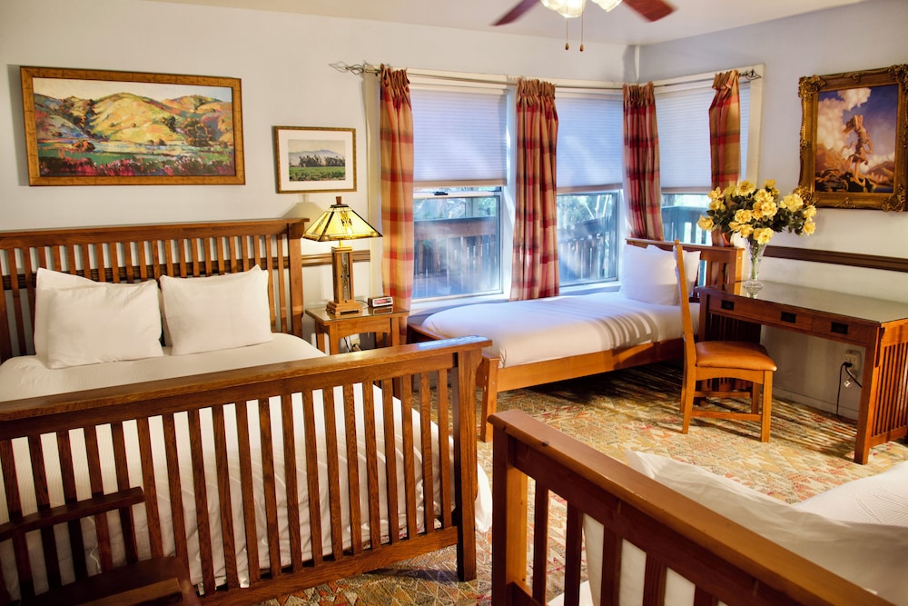 Yosemite Bug Rustic Mountain Resort - photo 35
