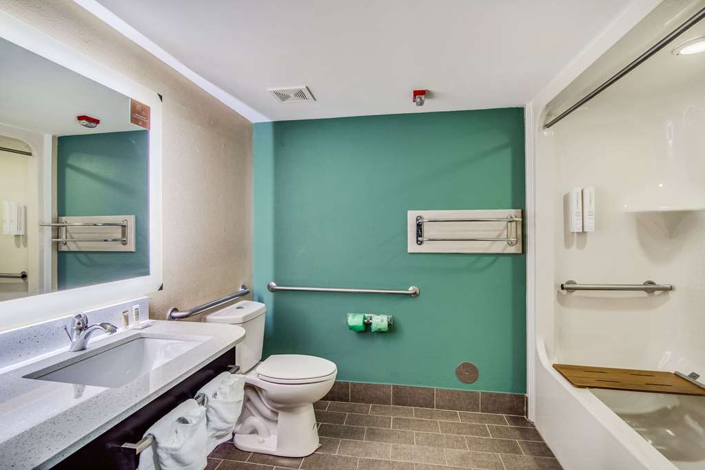 Clarion Pointe Wake Forest Raleigh North - photo 11