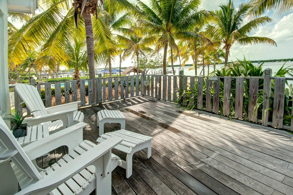 Coconut Palm Inn - photo 19