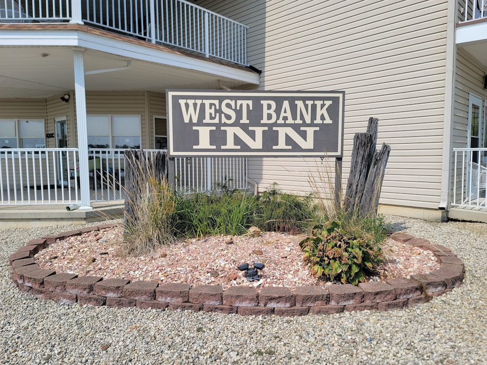 West Bank Inn - photo 12