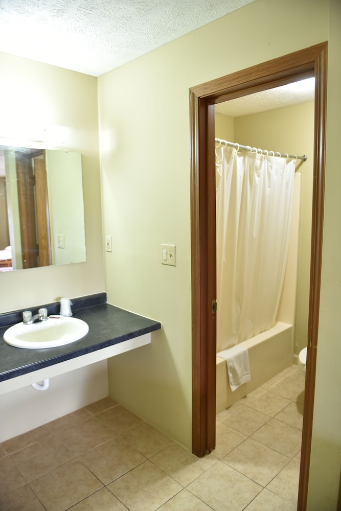 Key West Inn Hobart - photo 7