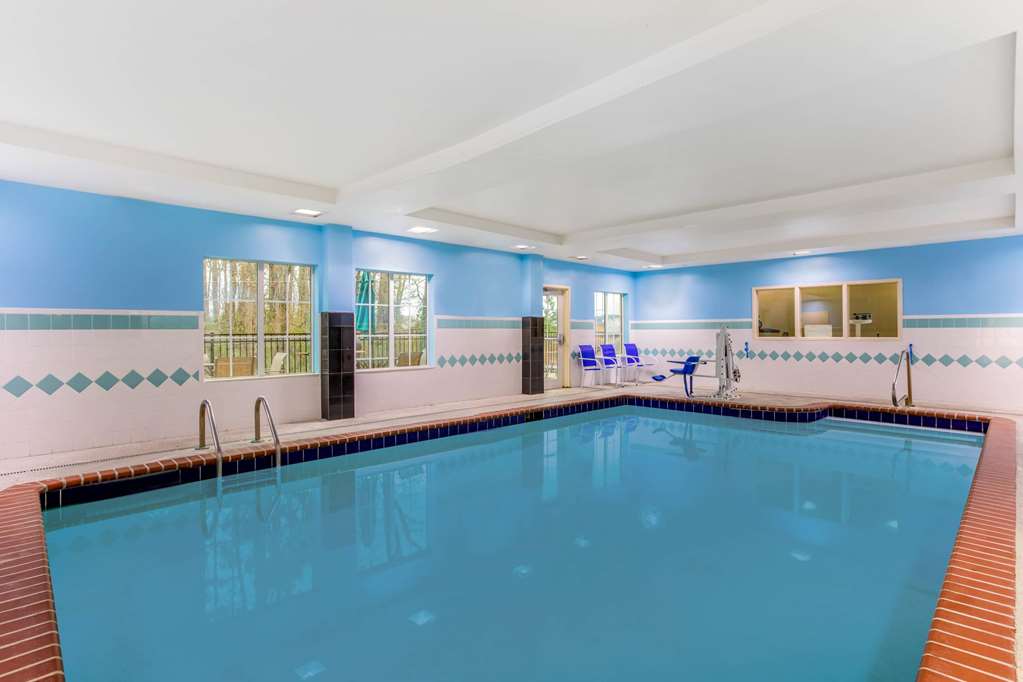 La Quinta Inn & Suites by Wyndham Fultondale Birmingham N - photo 8