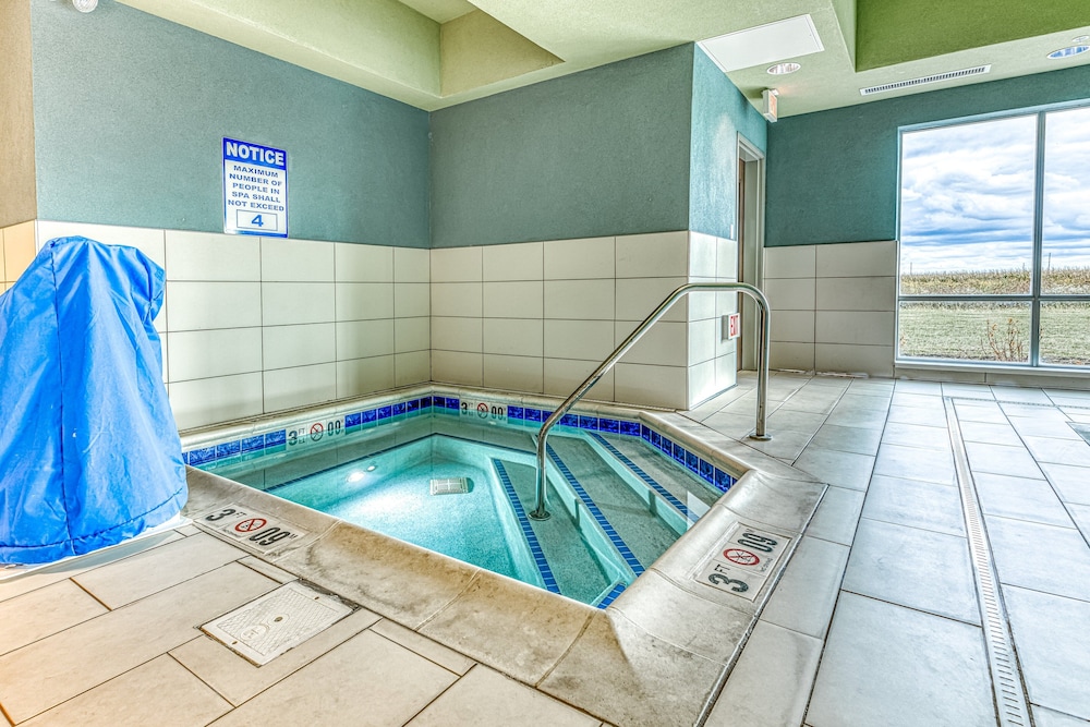 Holiday Inn Express & Suites Rantoul by IHG - photo 32