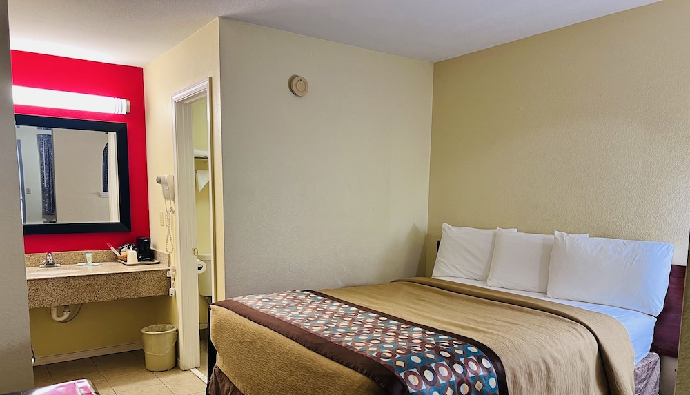 Suite 16 Motel - photo 8