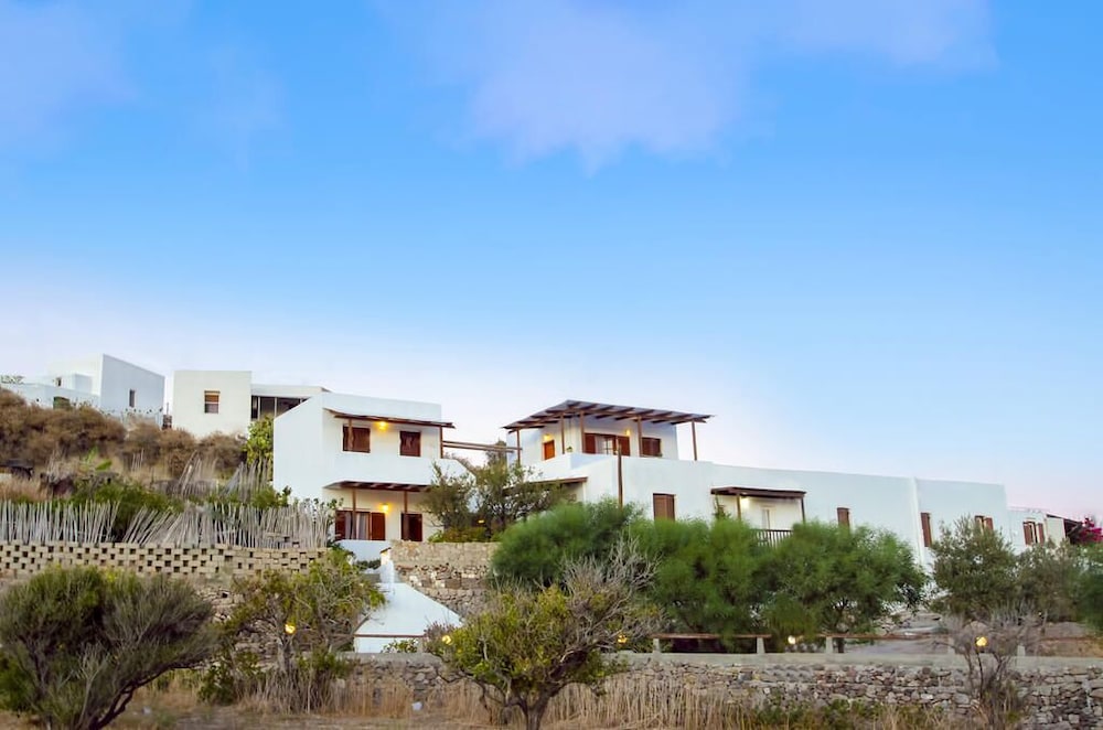 Palaios Rooms in Milos, Greece