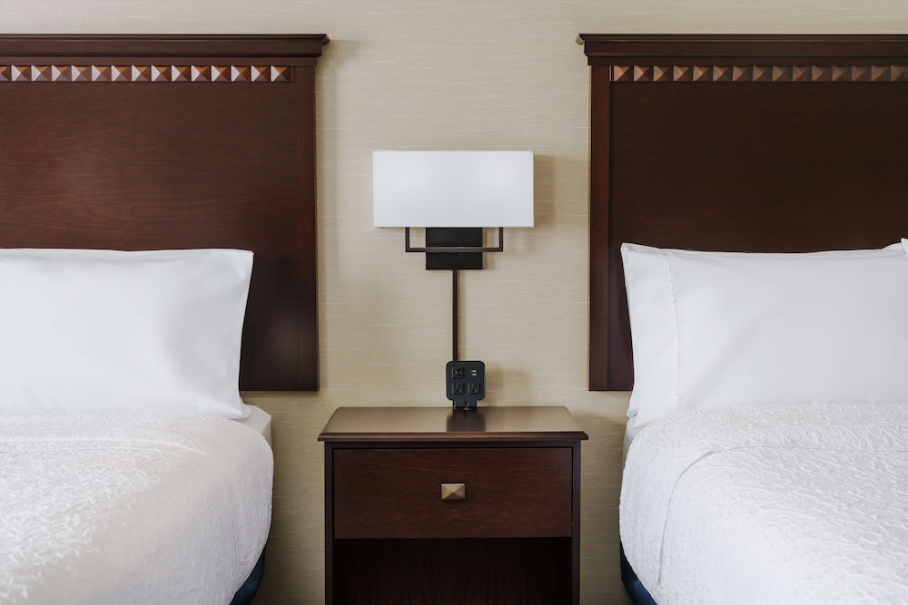 Hampton Inn & Suites West Sacramento - photo 8