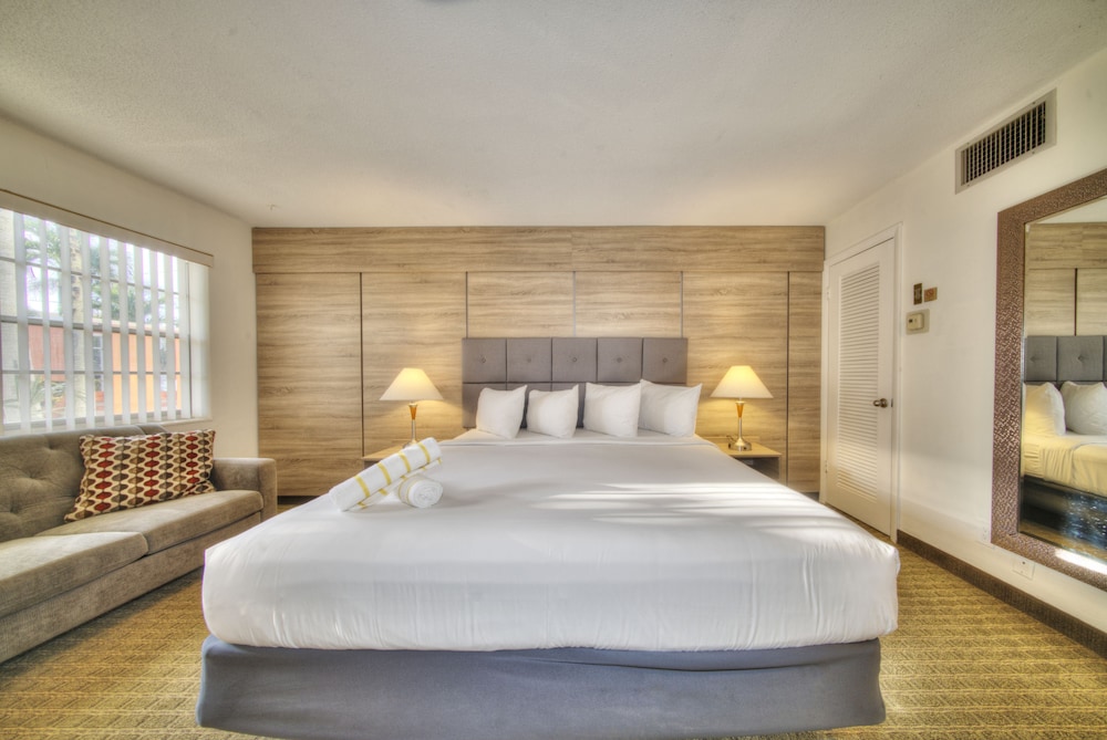 Club Lux Resort By the Beach - photo 3