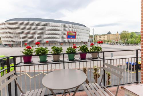 Apartamento con vistas al Estadio San Mamés — 4-Star Luxury Hotel in Bilbao, Spain