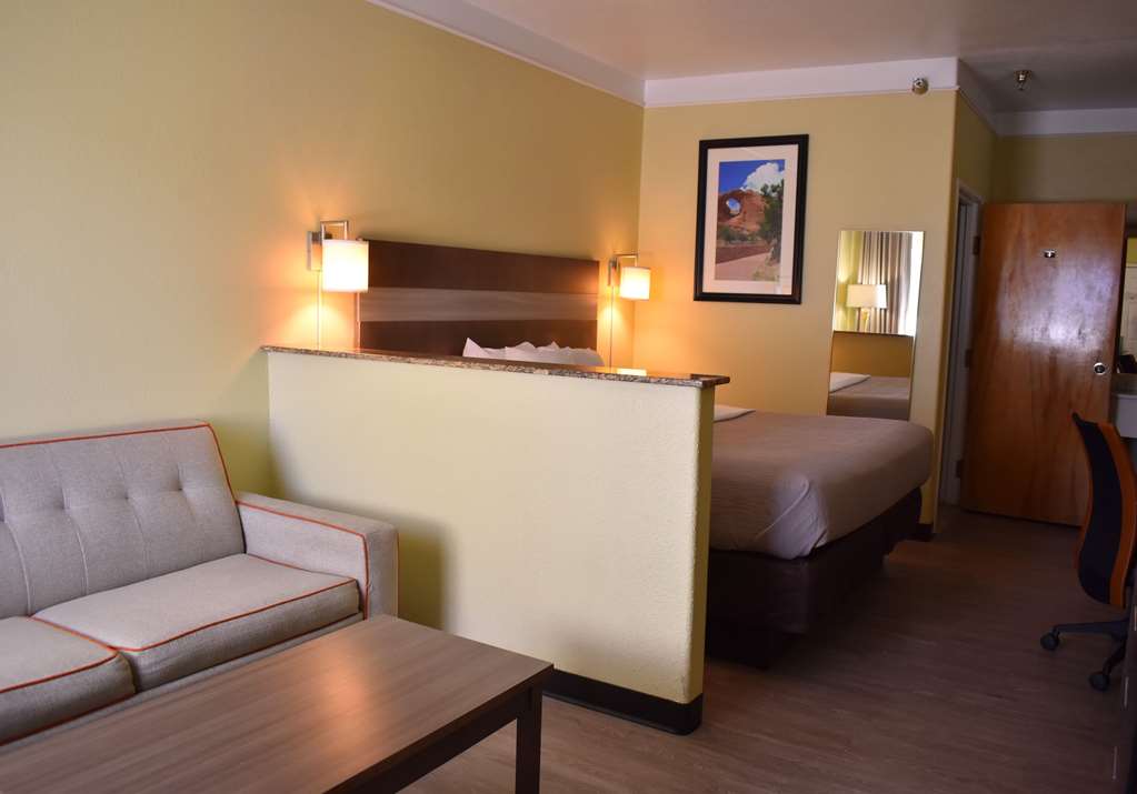 Quality Inn & Suites Gallup I 40 Exit 20 - photo 50
