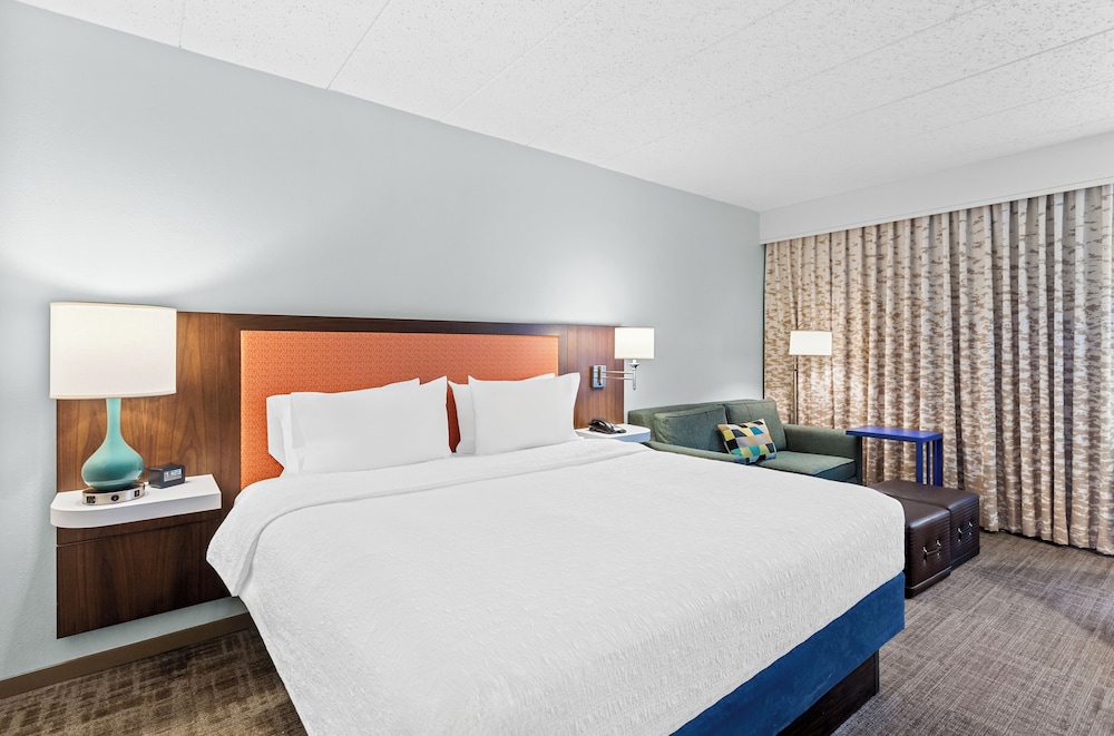 Hampton Inn Chicago Naperville - photo 17
