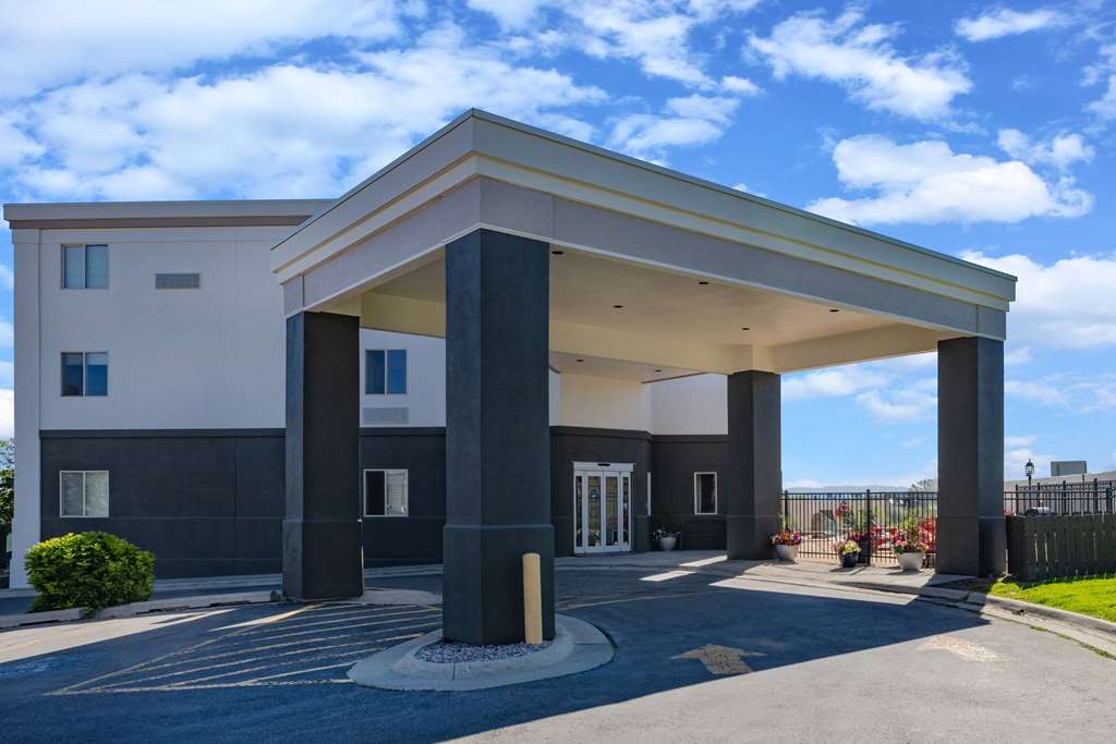 La Quinta Inn & Suites by Wyndham Helena - photo 4