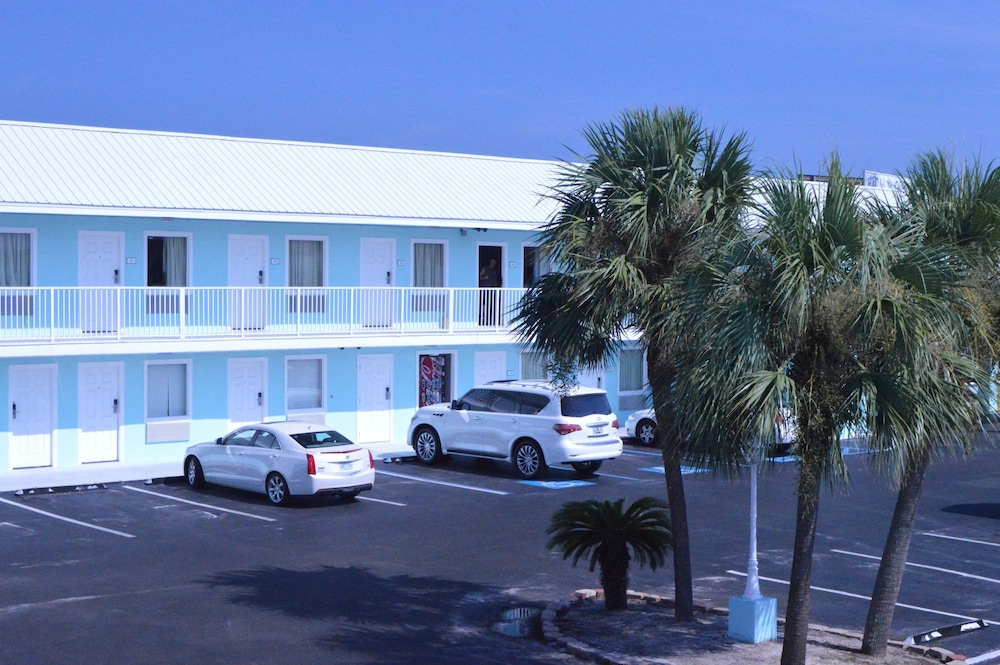 Destin Inn and Suites - photo 45