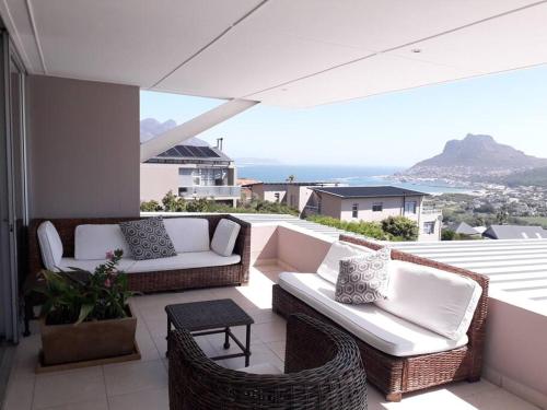 Luxury 12 bed villa amazing views solar power — 4-Star Luxury Hotel in Cape Town, South Africa