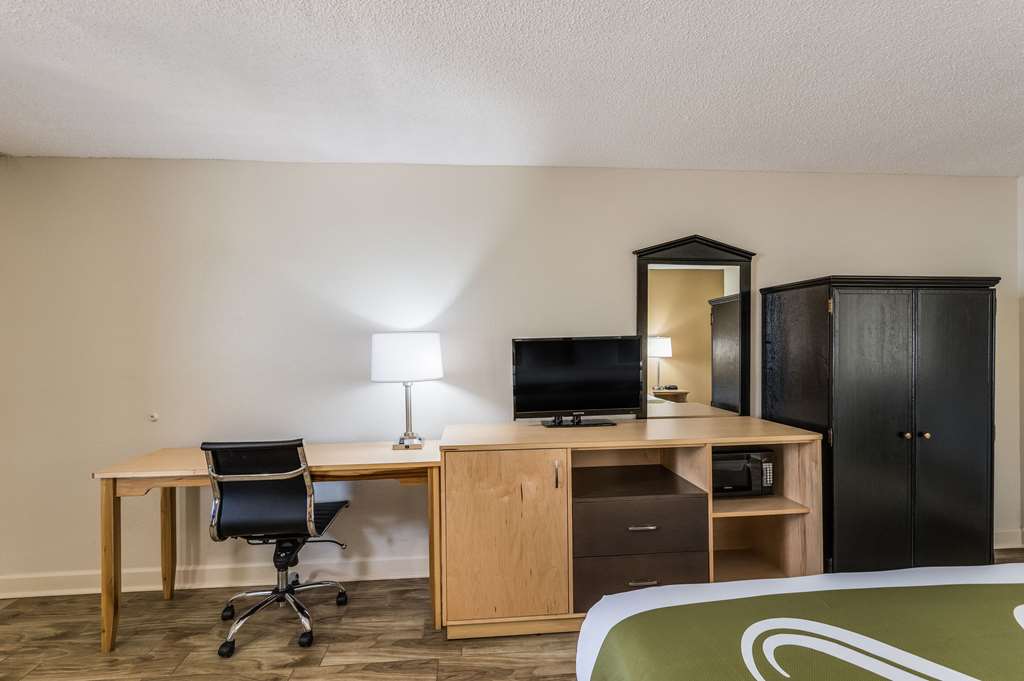 Quality Inn & Suites Hot Springs Lake Hamilton - photo 25