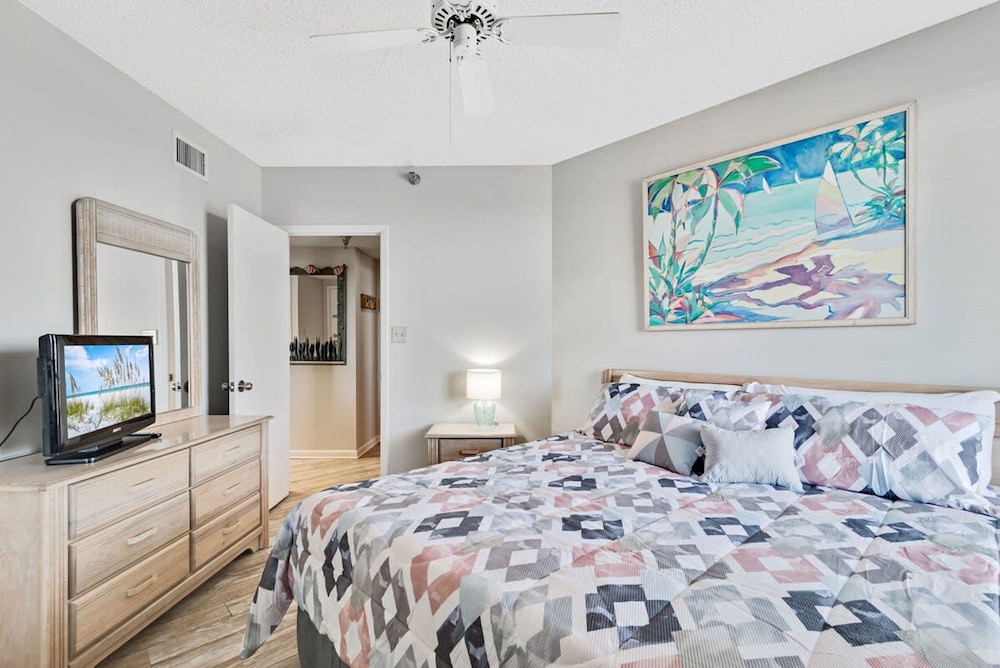 Windward Pointe 804 Sleeps 10 Beachfront Resort Amenities - photo 22