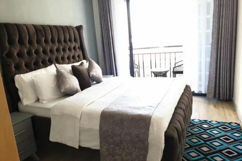 Luxurious One Bedroom Apartment With Fully Equipped Gym Swimming Pool Private Parking And Scenic City Views