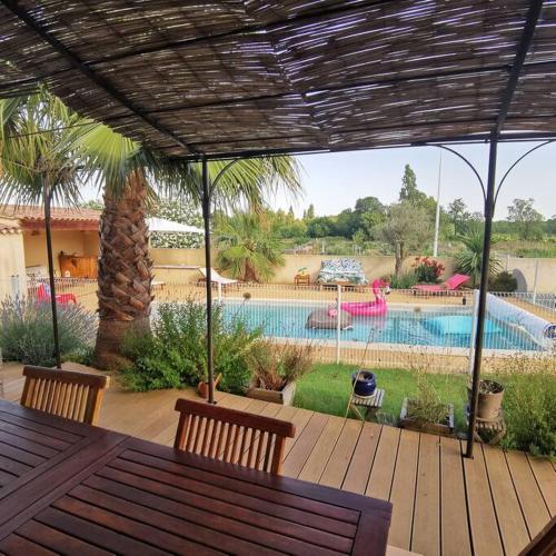 Aux Portes de la Camargue Entre Nimes Et Arles — hotel in Bellegarde