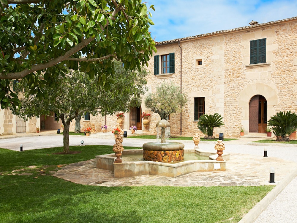 Agroturismo Puig de Ros d'Alt — hotel in Llucmajor