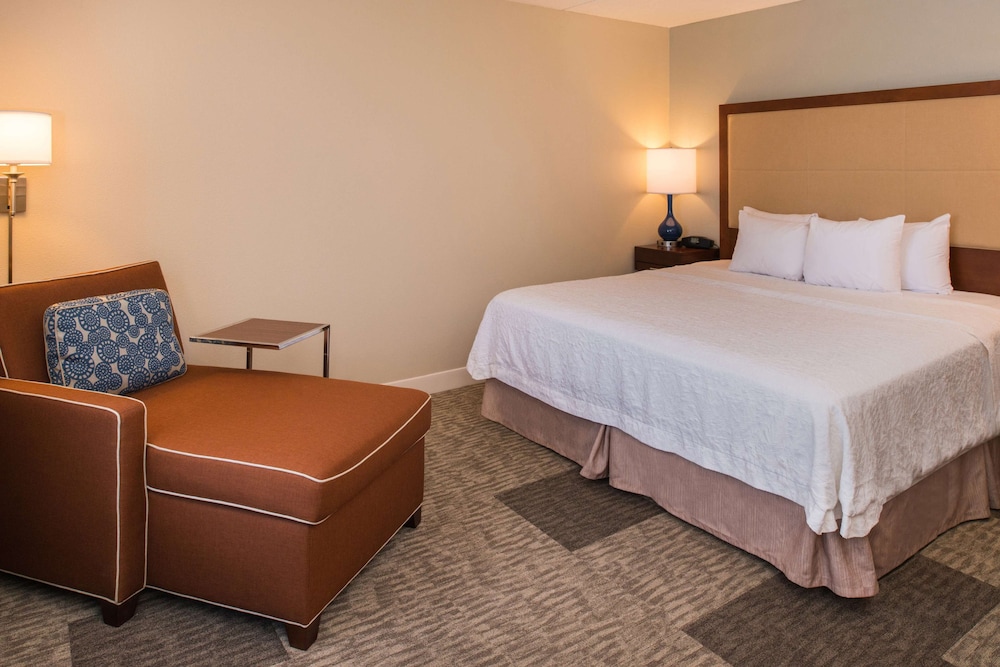 Hampton Inn & Suites Schertz - photo 16